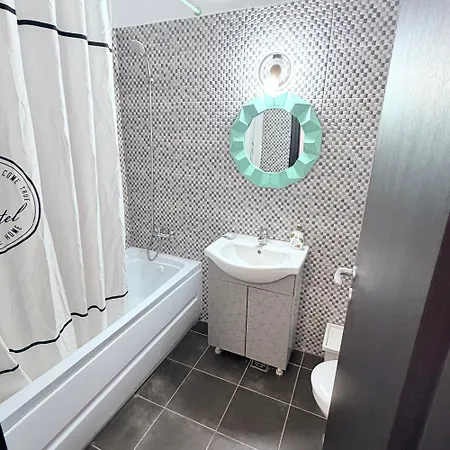 Central Studio Bucharest شقة بوخارست